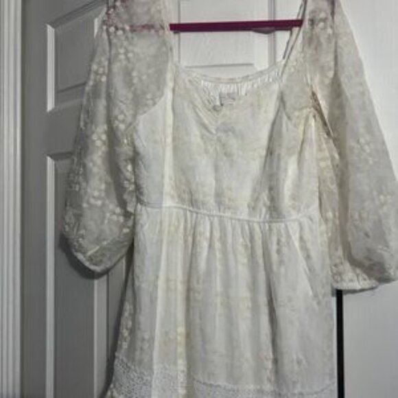 Elegant Cream Maxi Dress - Picture 6 of 15